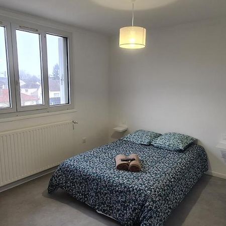 Private Room In Shared Apartment III Beauvais Bagian luar foto